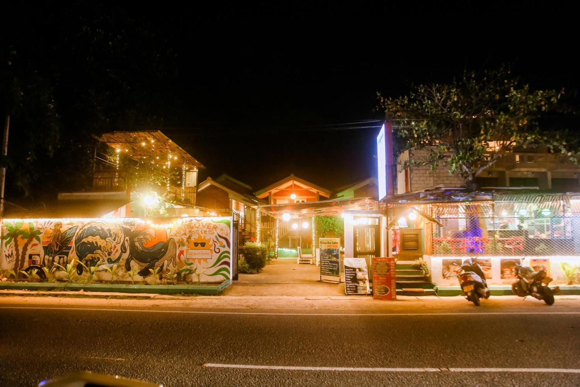 Hangover Hostels Mirissa Exterior photo